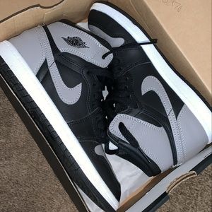 Jordan 1 retro shadow